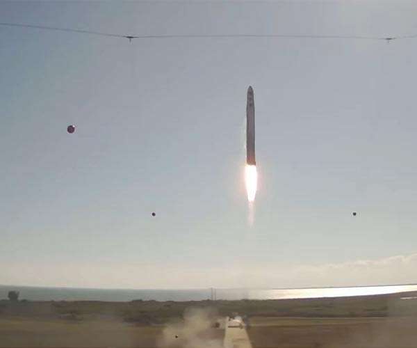 Astra announces spacecraft engine contract with Maxar Technologies