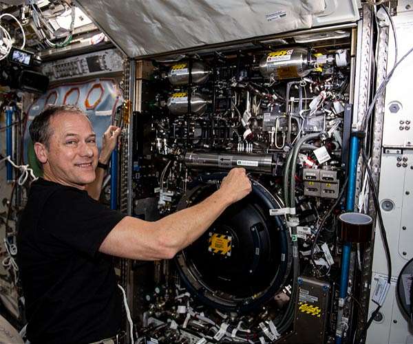 New Space Station experiments study flames in space