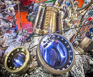 Natural 3D Counterpart to Graphene Discovered