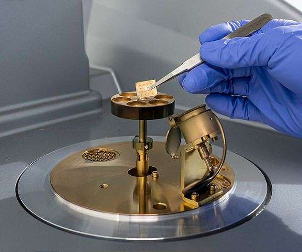 A film capacitor that can take the heat