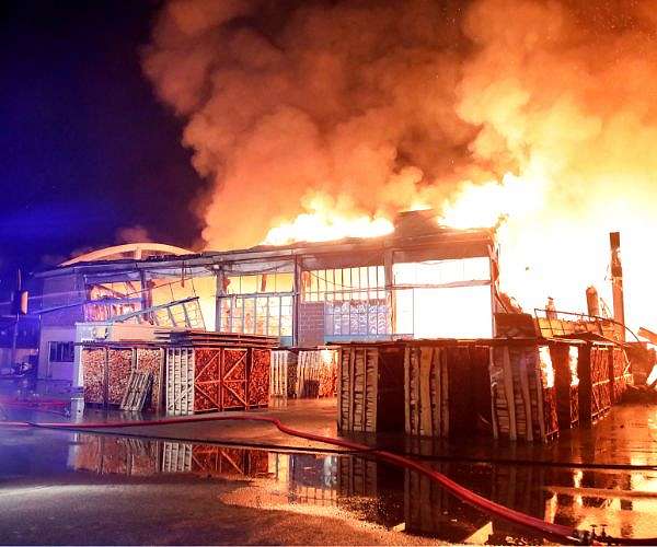 Philippines says Chinatown fire kills 11