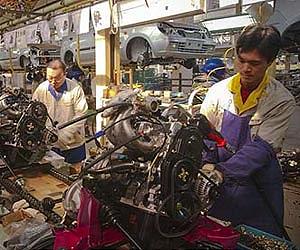 China manufacturing slows in April