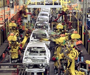 Detroit hails resurgence of auto industry