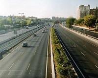 Madrid launches drastic traffic limits to ease pollution