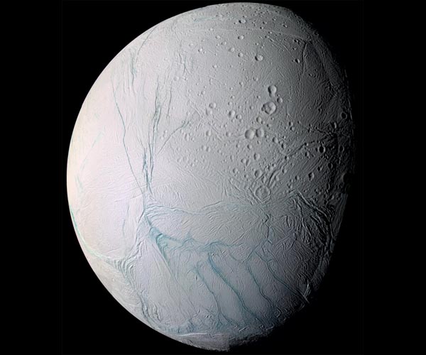How a Saturn moon ejects particles from oceans beneath its surface