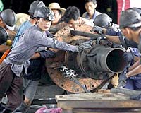 China coal mine blast kills one, traps 18: state media