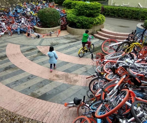 Paris 'magnet fishers' snag 51 bikes in canal haul