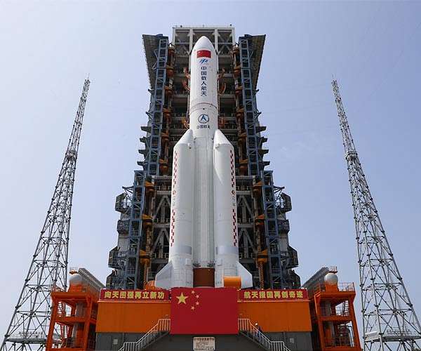 Rocket to carry Mengtian space lab module arrives at launch site