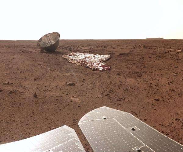 Zhurong rover visits parachute and backshell