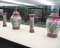 Chinese tycoon Liu snaps up ancient vase for $15 million