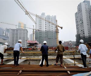 China urban private sector wages up 17.1% in 2012