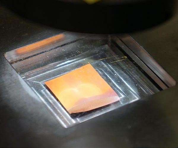 Novel photocatalyst effectively turns carbon dioxide into methane fuel with light