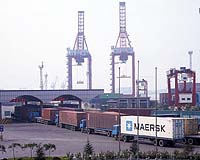 China posts another record trade surplus despite global slowdown