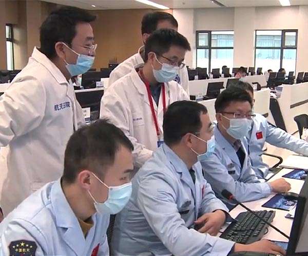 Spacecraft controllers aim for the heights