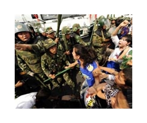 Thousands riot in southwest China: Xinhua