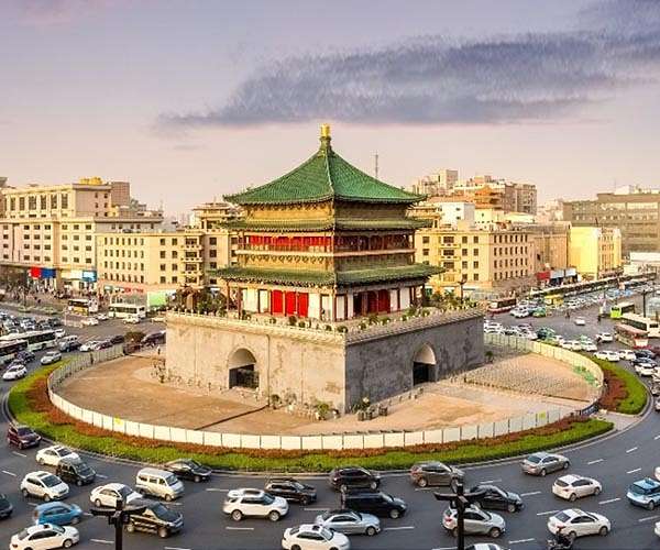 Two hospitals in China's Xi'an closed over lockdown failures