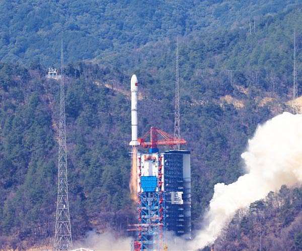 China launches three low-orbit communication test satellites