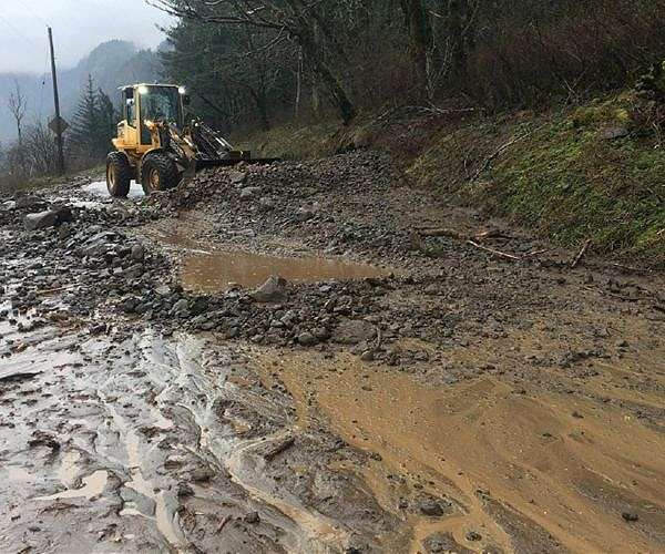 Heavy rains kill five in Colombia, six missing