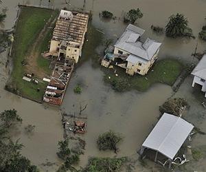 Thousands evacuated in flooded Australia
