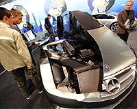 Luxury cars and trucks boost Daimler's profit