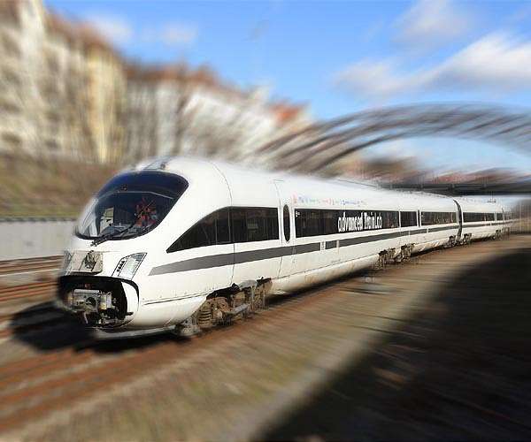 Argonne researcher tests new approach to lighten the carbon footprint of locomotives