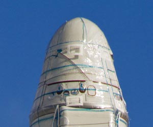 SpaceX capsule has 'new car' smell, astronauts say