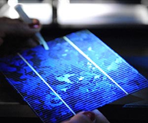 Innovative metallization process for reliable, high-efficiency solar cells