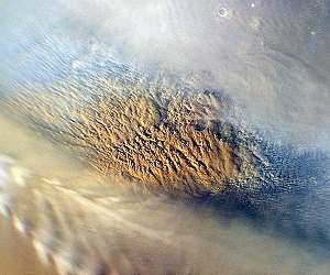 Professor says NASA's Martian weather reports show extreme pressure swings