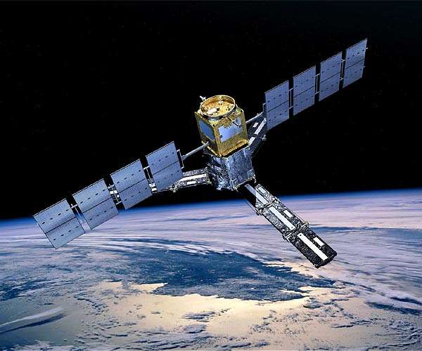 ESA's SMOS and Swarm Satellites Uncover the Magnitude of a Solar Storm's Impact on Earth