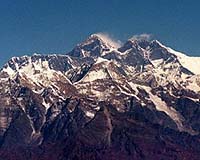 Cloud of uncertainty over Everest season