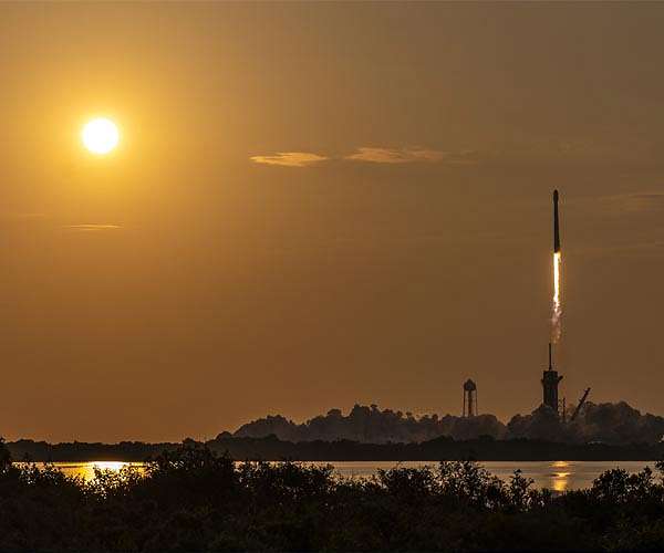 SpaceX successfully launches rocket carrying 53 Starlink satellites
