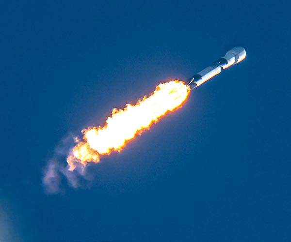 SpaceX launches 48 Starlink satellites amid Ukraine crisis
