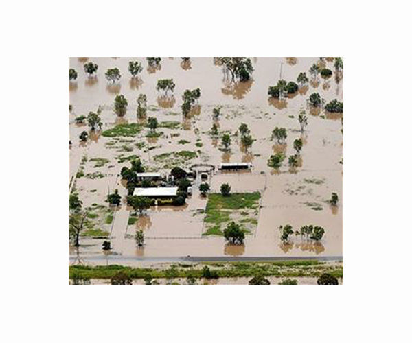 Northeastern Australia hit by 'life-threatening' flooding