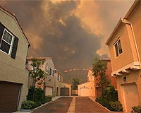 Firefighters battle blaze north of Los Angeles