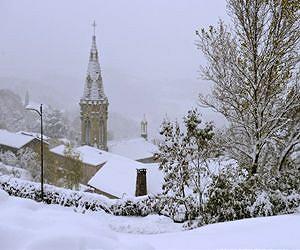 France snowfall brings joy to ski lovers, chaos elsewhere