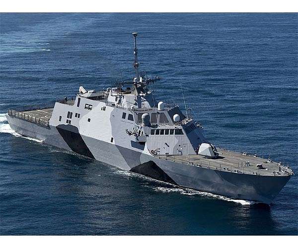U.S. Navy halts deliveries of littoral combat ships, zeroes in on design flaw