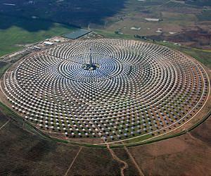 Spain cuts subsidies for clean energy