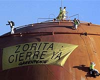 Spanish police detain 30 at Greenpeace nuclear power plant protest