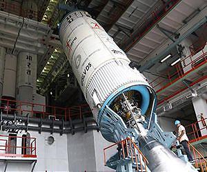 Indian rocket GSLV-D5 to go back to assembly building