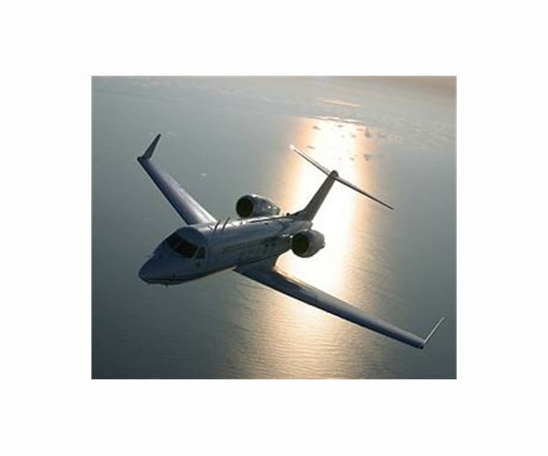 Greenpeace set sights on 'polluting' jetsetters