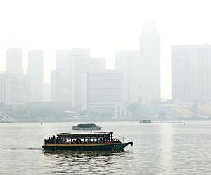 Haze returns to Indonesia as fires rage