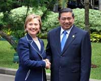 Clinton, Indonesia need to act on climate: environmentalists
