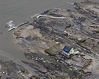 Residents of flattened Texan towns told to stay away