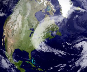 Deadly cyclone Sandy crashes into US East Coast