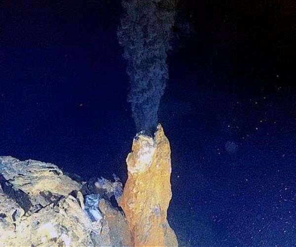 Hydrothermal vents may have triggered early molecular chemistry on ancient Earth
