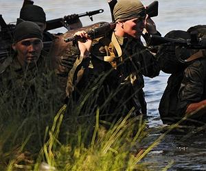 Senior Russian Lawmaker Urges More Professional Soldiers
