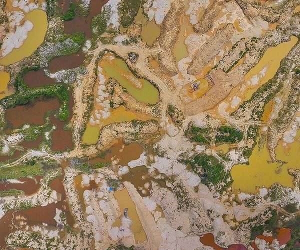 Libya dismantles illegal gold mining network