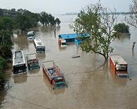 Four dead as monsoon deluge sparks Mumbai chaos