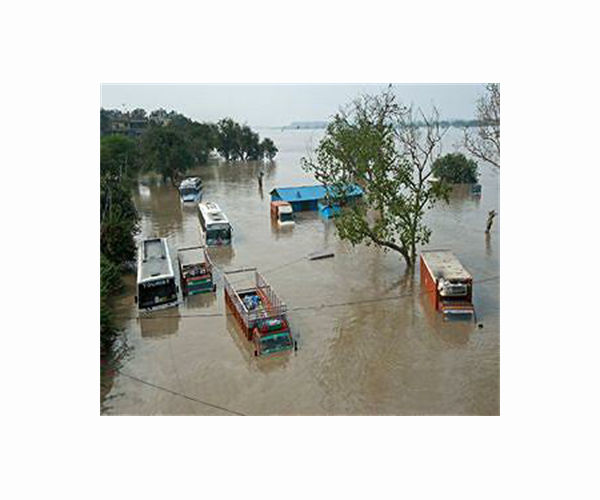 India monsoon death toll climbs to 159, dozens still missing