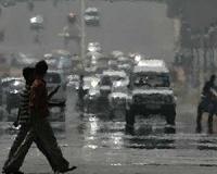 'Don't panic' says Indian minister as smog crisis deepens